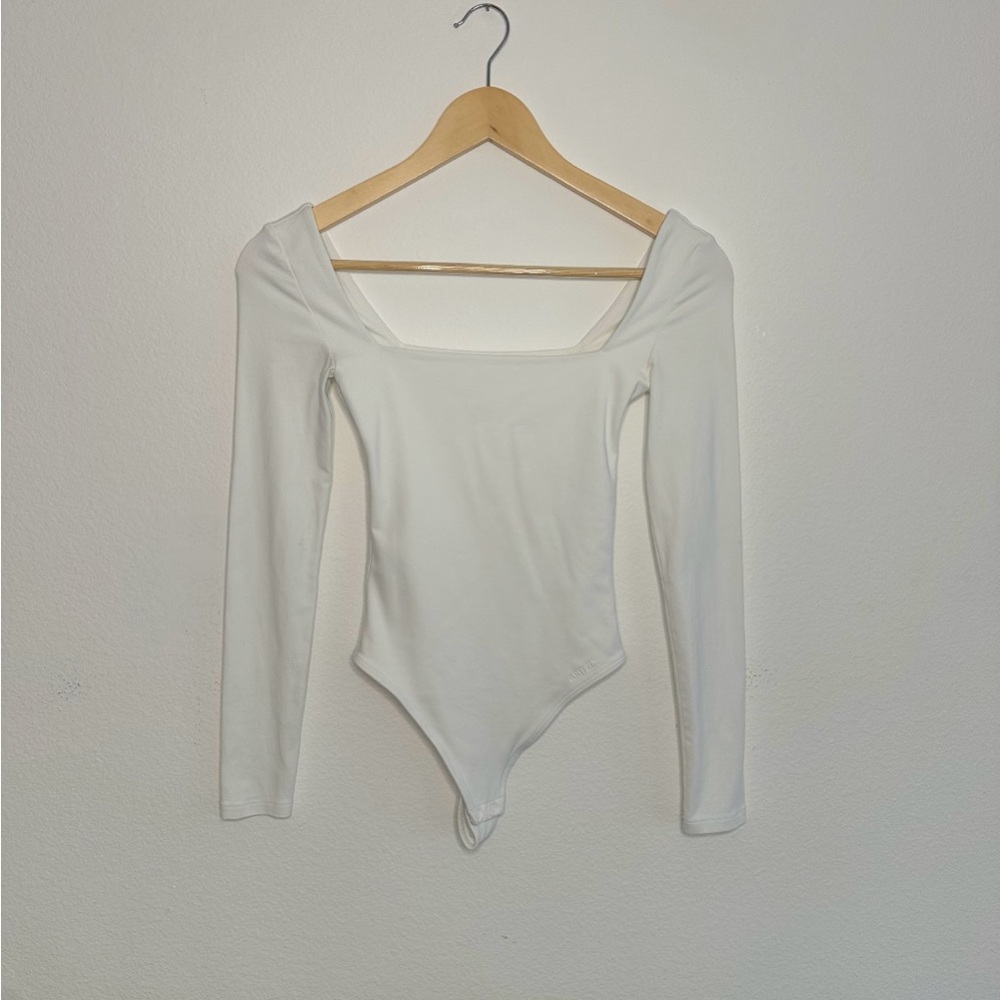 Aritzia Contour Squareneck White Long Sleeve Bodysuit